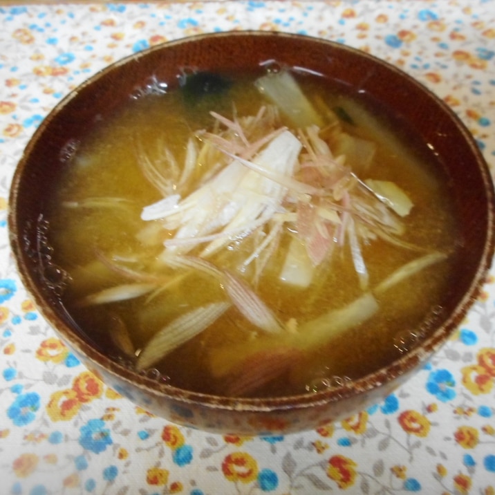 大根わかめミョウガの味噌汁